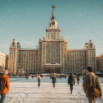 러시아 정부초청장학생 유학 서류 준비를 상징하는 모스크바 국립대 겨울 캠퍼스 이미지